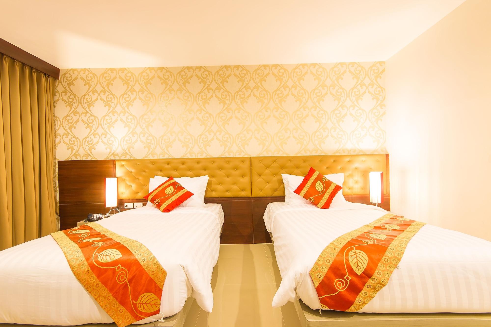 Hemingways Silk Hotel Patong Exterior photo